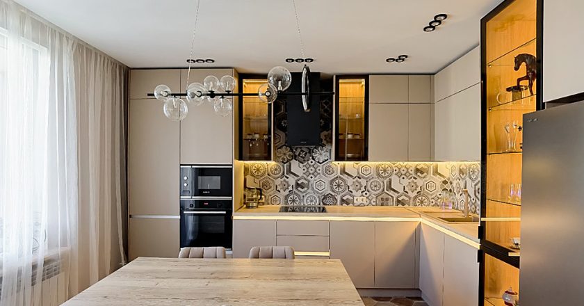 Дизайн кухни в бежевых тонах