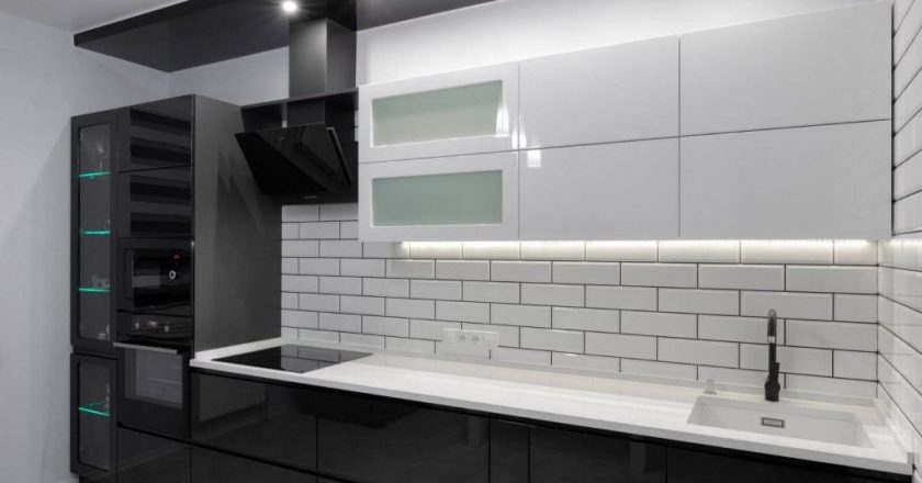 Глянцевые кухни: стильный блеск и практичный дизайн