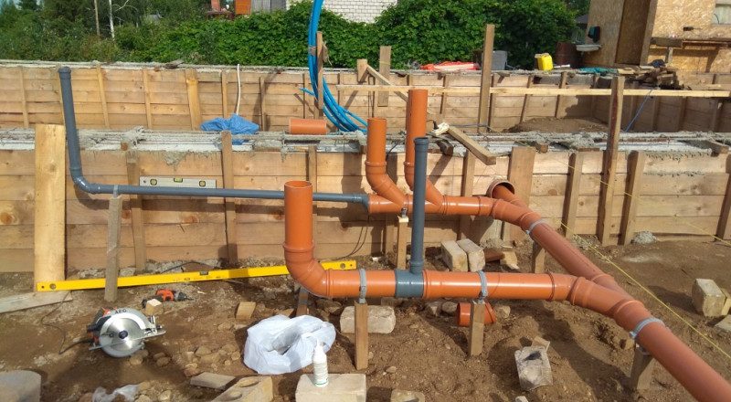 Канализация в частном доме: выбор, монтаж и обслуживание