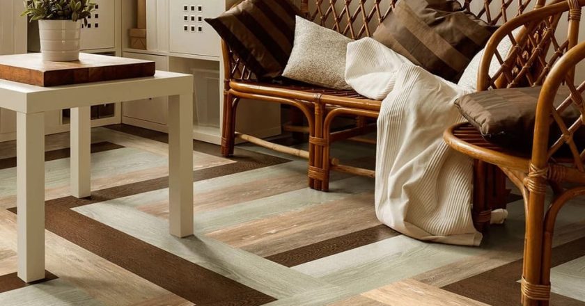 Пластиковая плитка для квартиры: преимущества, выбор и укладка